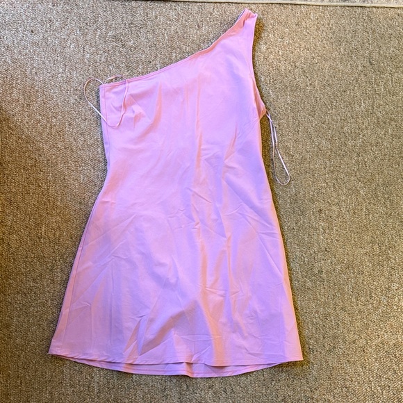 Abercrombie & Fitch Dresses & Skirts - Abercrombie & Fitch One-Shoulder Lilac Mini Dress